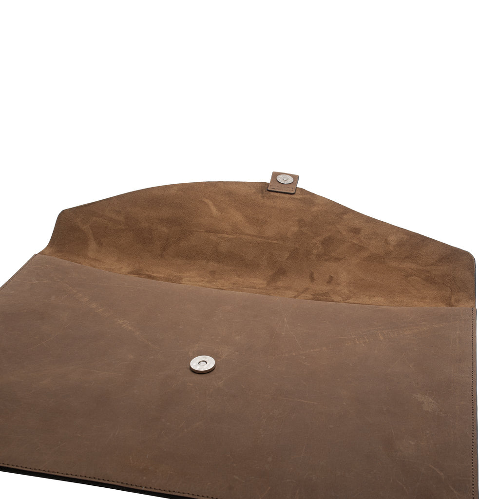 The Heritage Hide Sleeve-2